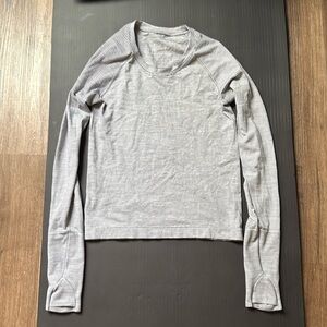Lululemon long sleeve top size 6